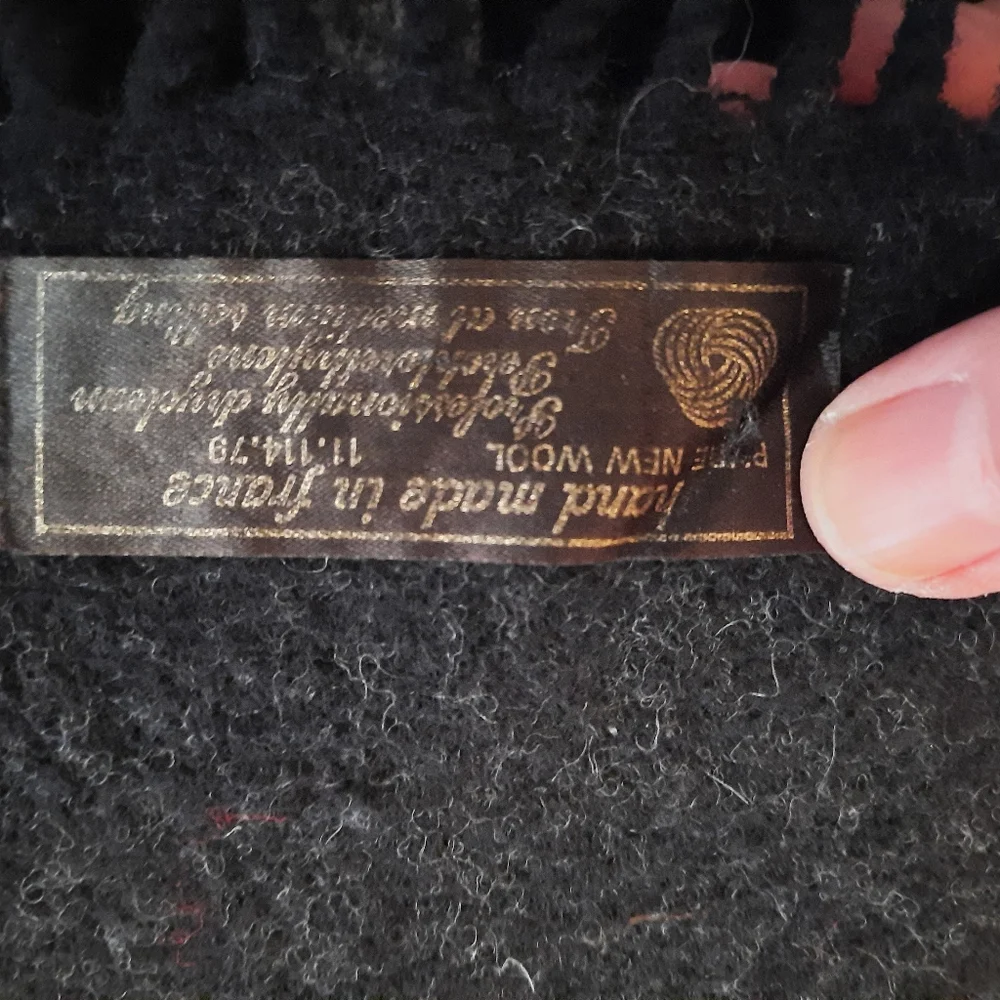 N/A vtg black